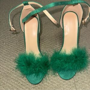 Elegant Green Feathered Women's Heels